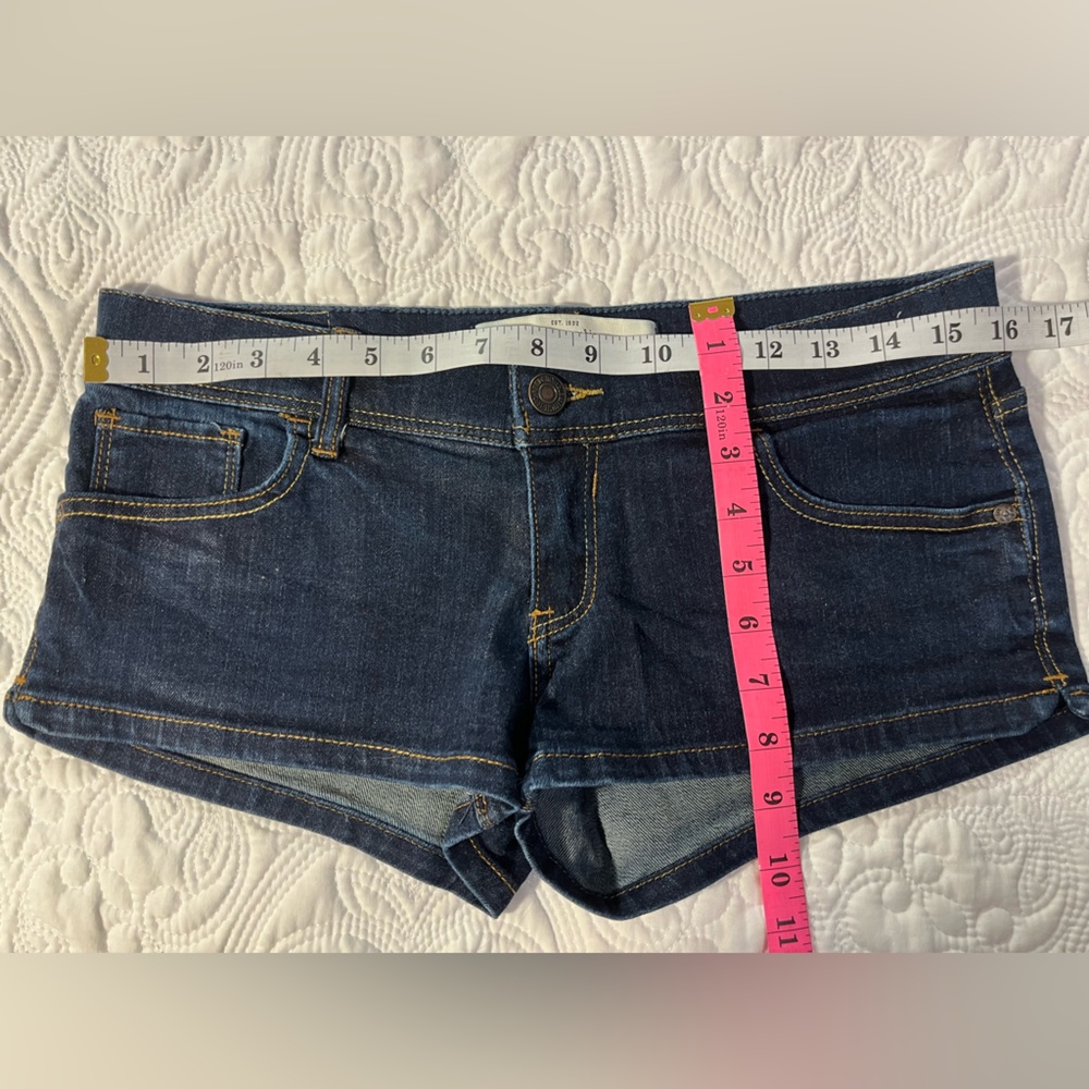 American Eagle Outfitters Women's Dark Blue Denim Short Shorts - Picture 4 of 5